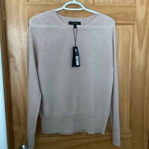 Women sweater, size M, Banana Republic, NWT.